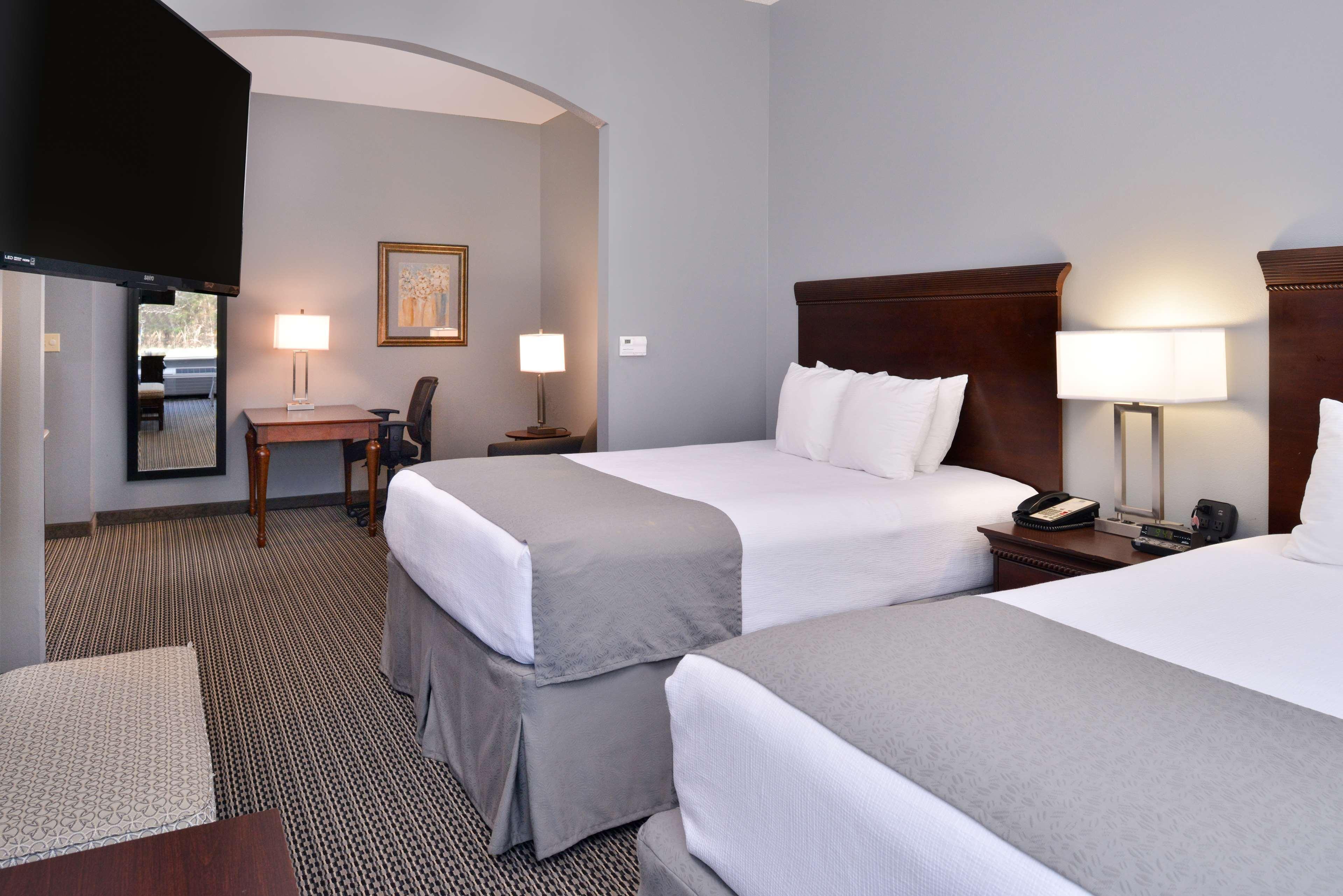 Best Western Plus Two Rivers Hotel & Suites Demopolis Exterior photo